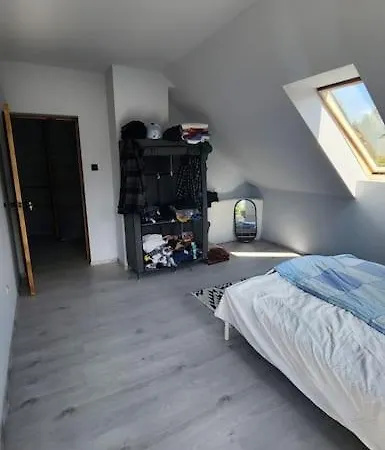 Remote Retreat By The Lake- Entire 5 Bedroom House Pasym