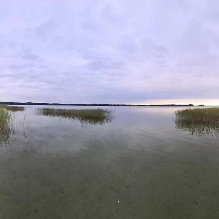Remote Retreat By The Lake- Entire 5 Bedroom House *